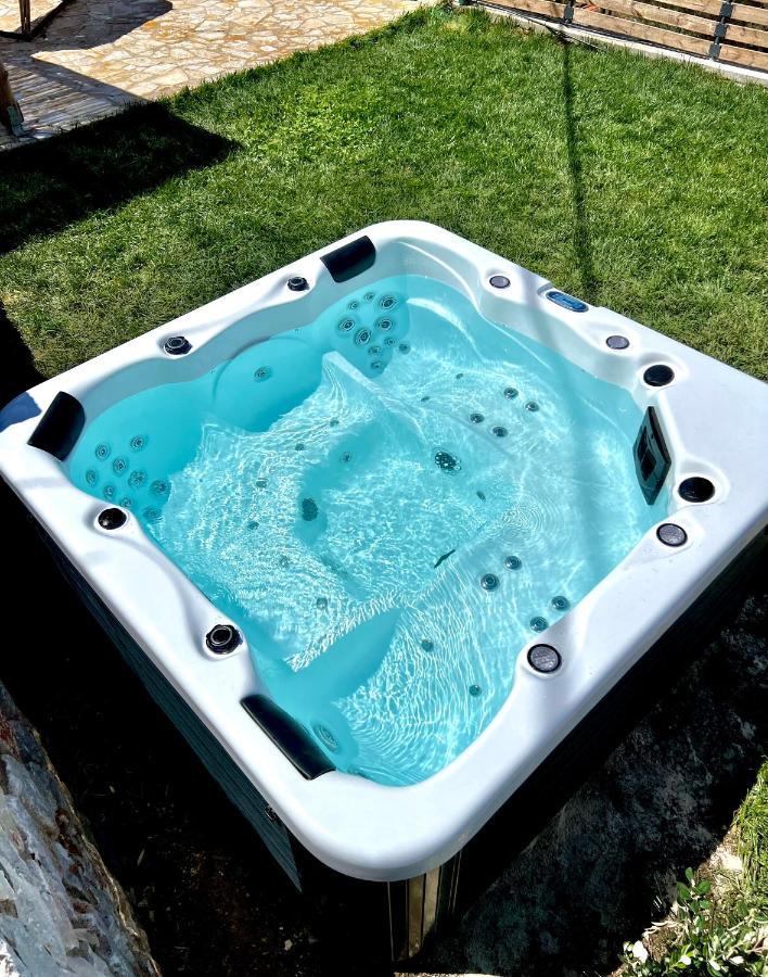 Ampelos Cretan Villa - Private Pool & Heated Ozone Jacuzzi Yerolákkos Eksteriør billede